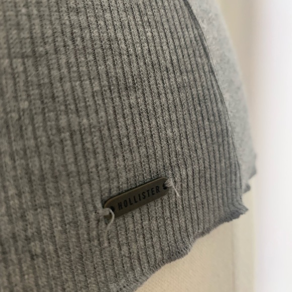 Hollister Shirt - Picture 2 of 5